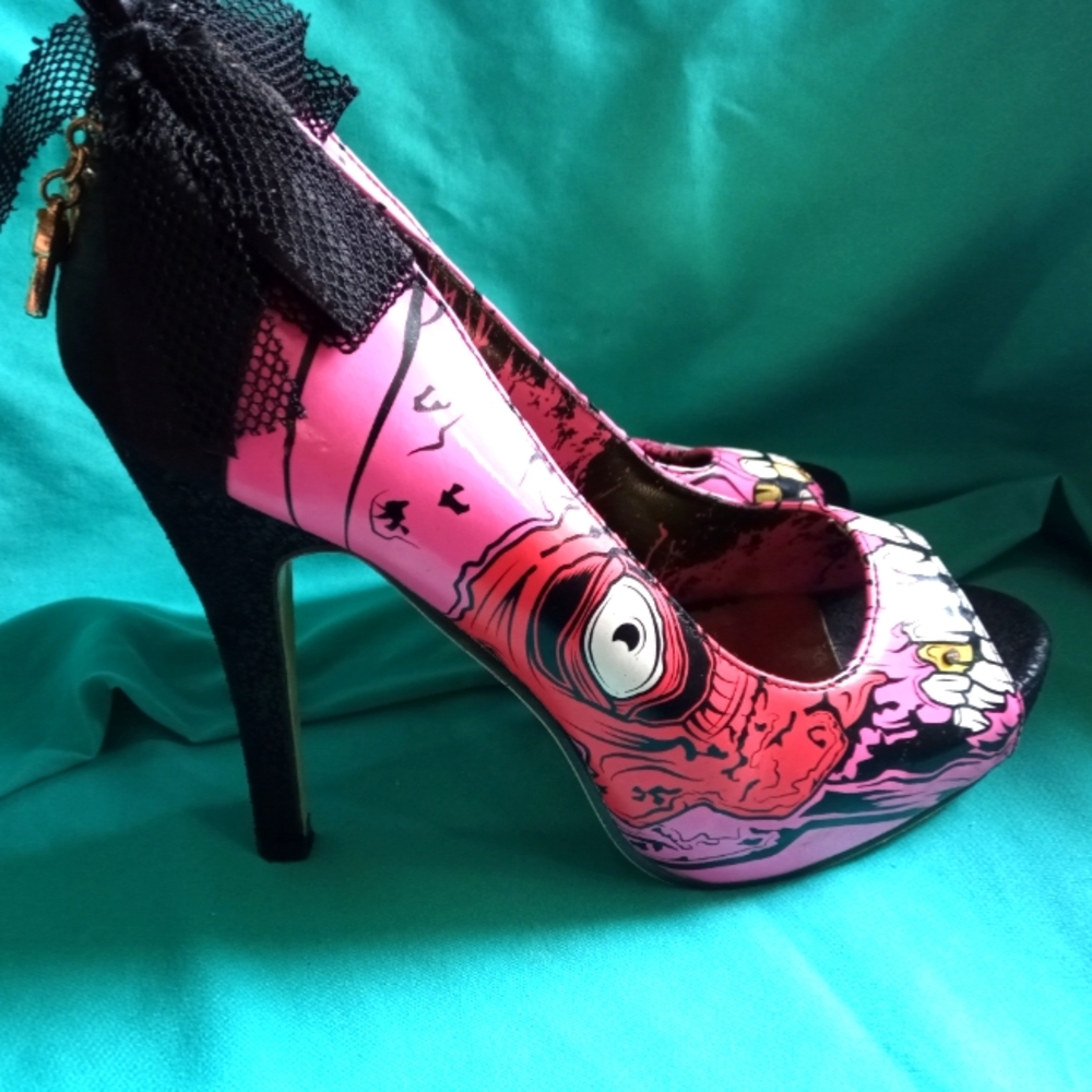 Iron Fist Zombie Heels US6 Pink Red Bows Rhineston